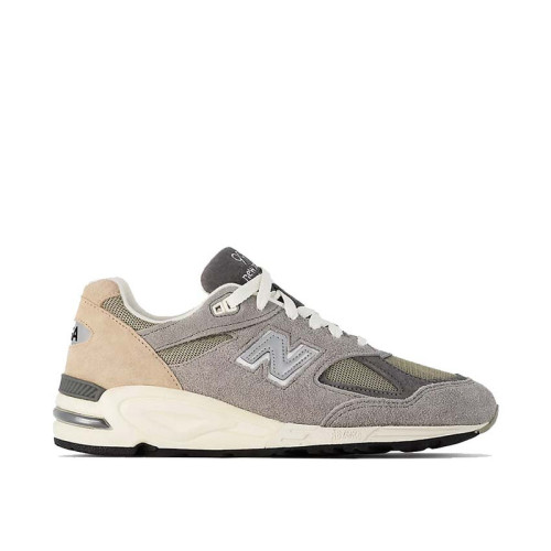 New Balance 990v2
